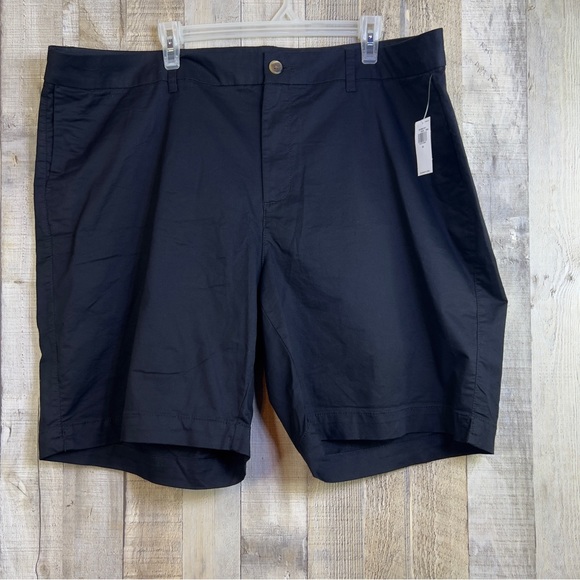 Old Navy Size 22 MidRise Everyday Black Shorts w/Front Pockets & Belt Loops - Picture 1 of 8